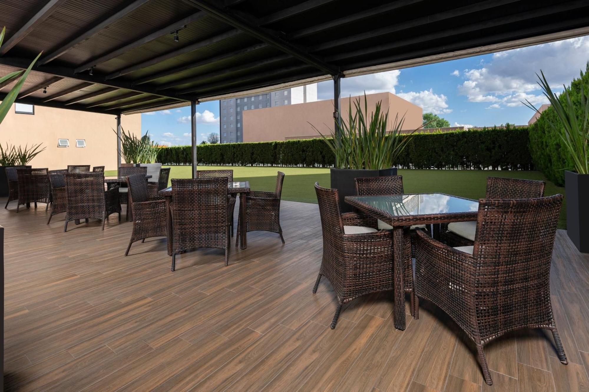 Hotel Courtyard By Marriott San Luis Potosí Esterno foto
